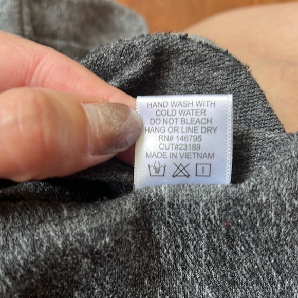 BNWOT Dee Elly gray short sleeve cold shoulder dress - Picture 12 of 12